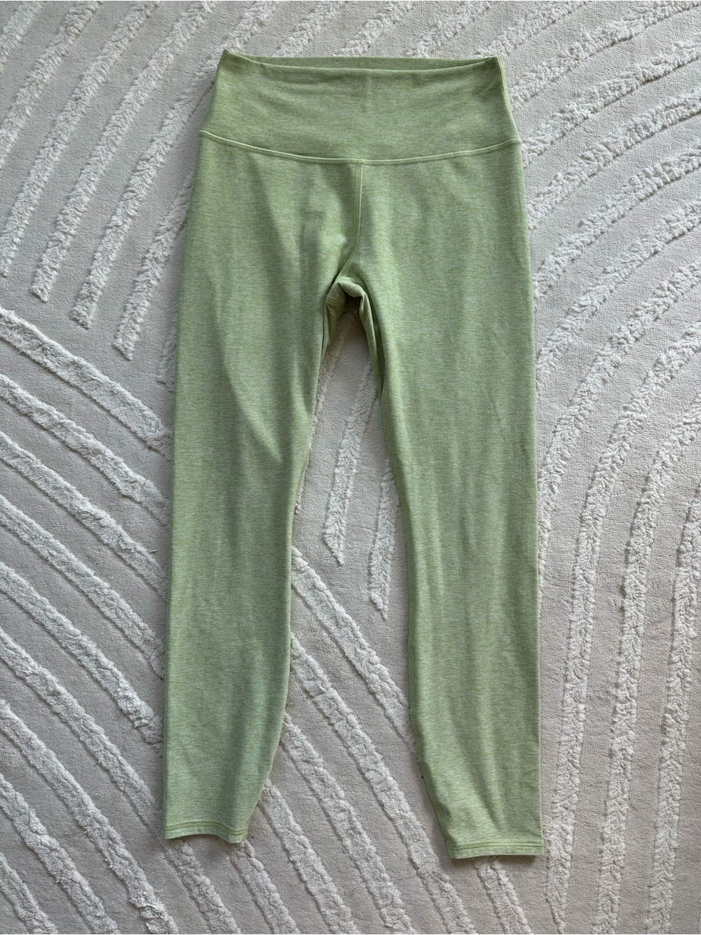 Alo | Alosoft High-Waist 7/8 Legging | Iced Green Tea Heather - Picture 2 of 6